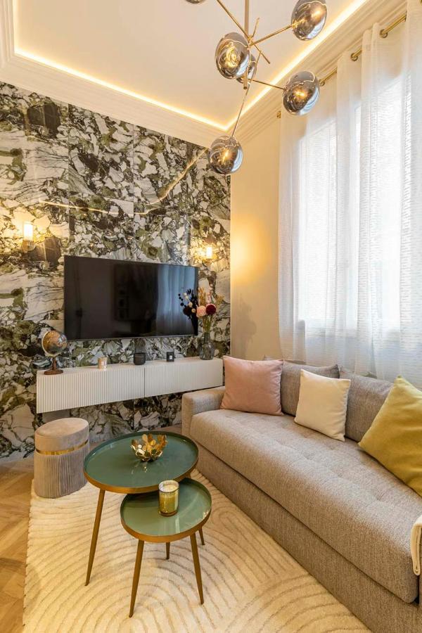 Le Studio Des Champs Elysees Paris Exterior foto