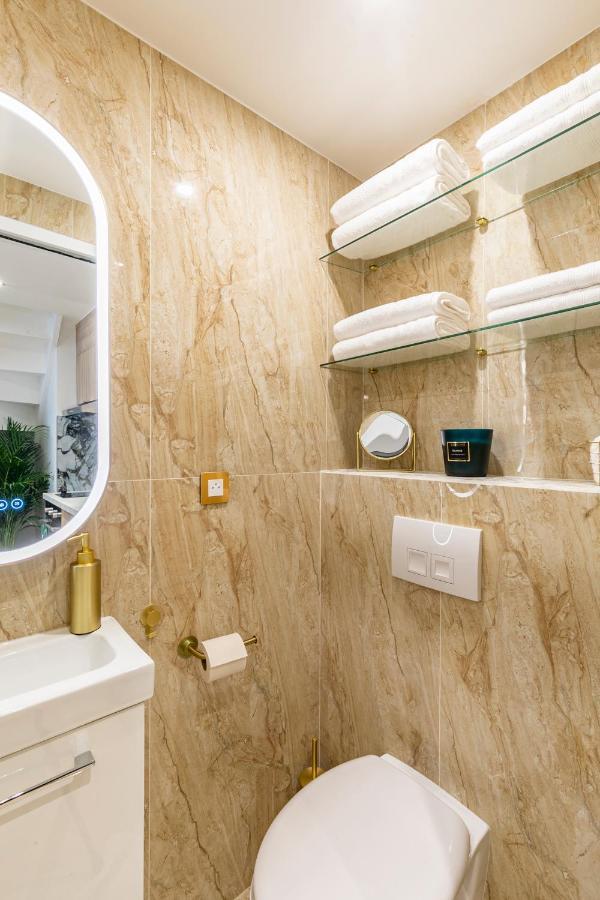 Le Studio Des Champs Elysees Paris Exterior foto